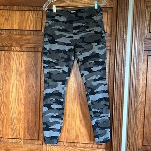 Duluth Trading Co-Size Small-camouflage leggings